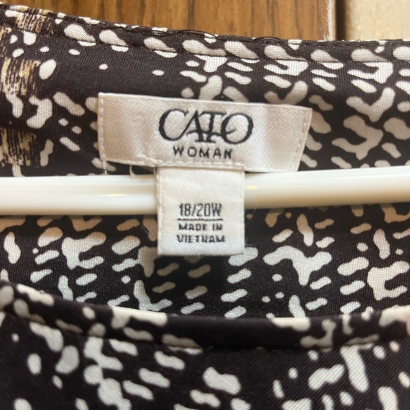 Plus size dress with side draping and zipper. - Picture 3 of 3